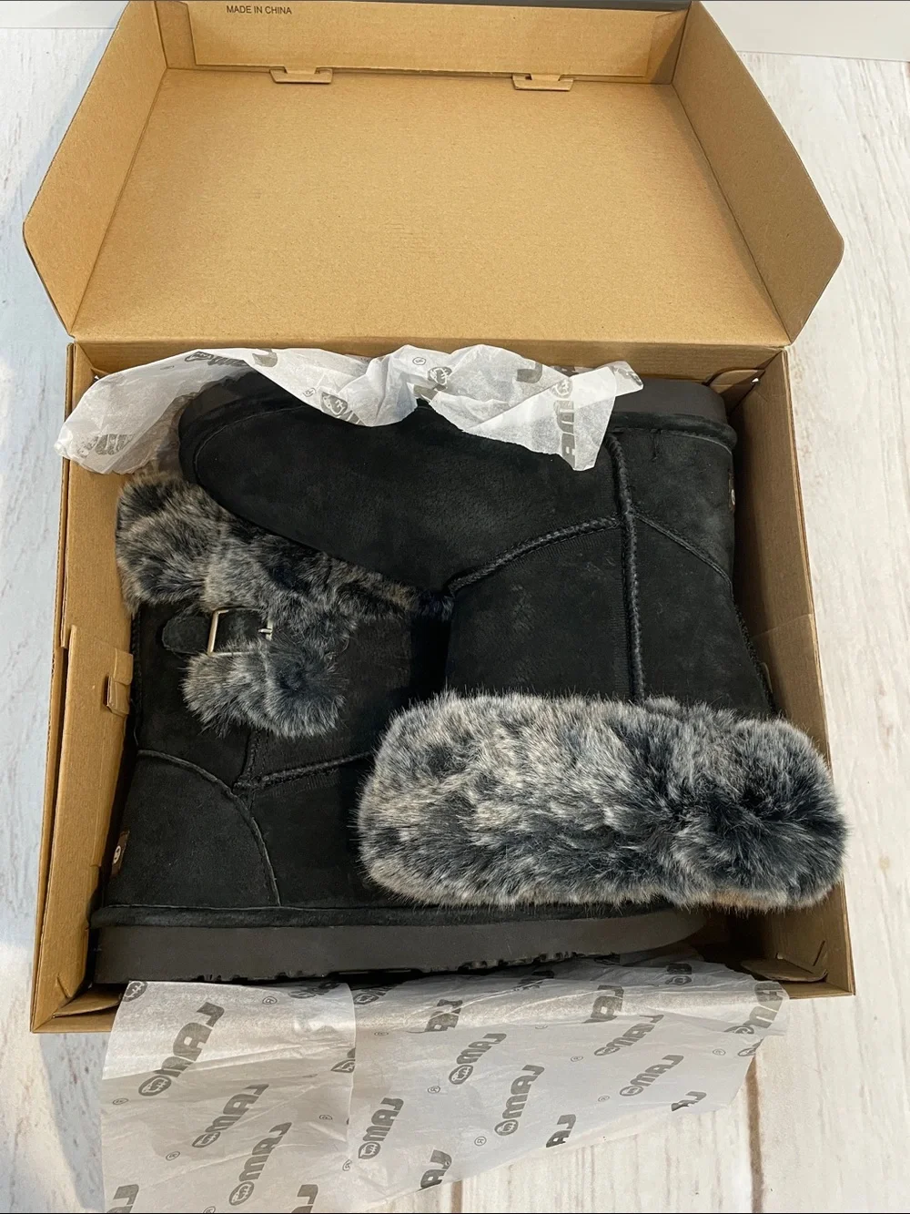 NEW Lamo Black Suede Boots Size 7 Faux Fur Lining Leather Cozy Winter Boots